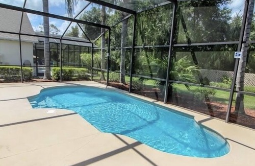 Lake Berkley Villa | Ref 10. Lake Berkley. Villa own pool. Gas BBQ. Near Disney