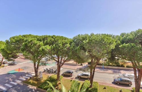 Mandelieu-la-Napoule Beach Apartment | Ref:3P30 Seasonal rental 3 rooms Mandelieu la Napoule facing port, beaches