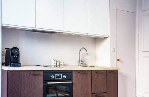 Cathedrale Apartment | Refined Apartment with Cathedral View and Garden