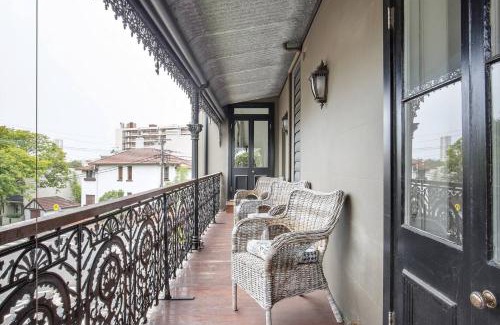 Paddington House | Refined Paddington Corner Terrace with Parking