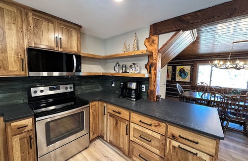 Custer Cabin | Refined Rustic. Newly Updated! Pine Lodge: Cabin + Bunkhouse