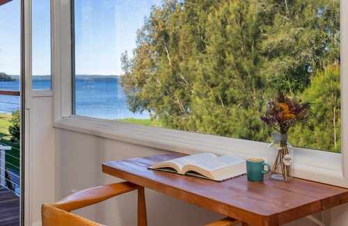 Basin View House | Reflections - Pet Friendly Waterfront