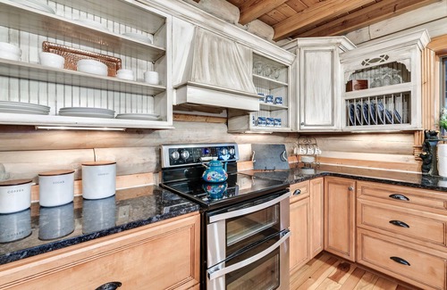 Gatlinburg - Pigeon Forge Cabin | Refreshed in 2025 - One of a kind 7,000 sqft. Lodge, VIEWS & Pool