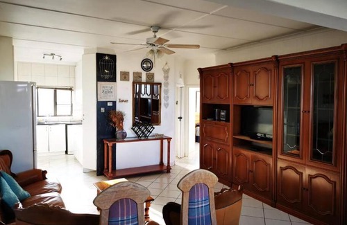 Kingsburgh Apartment | Refreshing 3-Bedroom Family Unit On The Beach.