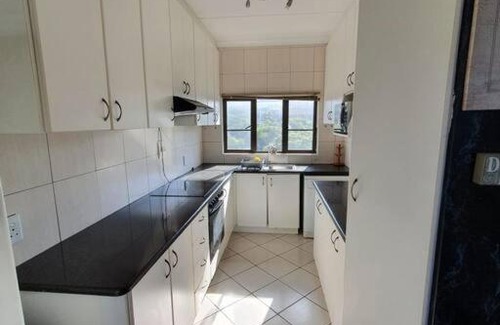 Kingsburgh Apartment | Refreshing 3-Bedroom Family Unit On The Beach.