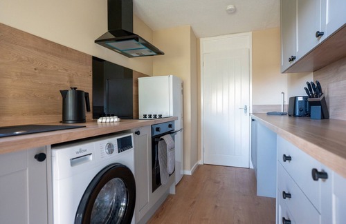 Douglas and Angus Apartment | Refreshing Modern Apartment in Dundee