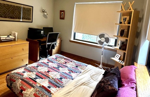 Greater Grand Crossing Apartment | Refreshingly Classic, Yet Charming 2200 sq. ft. Apartment Home Away From Home