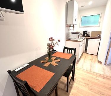 Plouedern Apartment | Refuge des voyageurs - studio neuf - Ancrage indépendant Rez de jardin