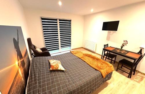 Plouedern Apartment | Refuge des voyageurs - studio neuf - Ancrage indépendant Rez de jardin