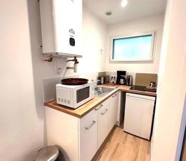 Plouedern Apartment | Refuge des voyageurs - Studio neuf - Rivage indépendant en rez de jardin