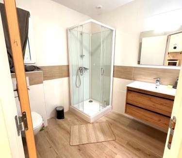 Plouedern Apartment | Refuge des voyageurs Studio neuf - Horizon indépendant rez de jardin