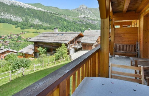 Le Chinaillon Apartment | Refuge F5: Lovely apartment near slopes!