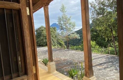 San Mateo Milpas Altas House | Refuge in the Heart of the Mountains