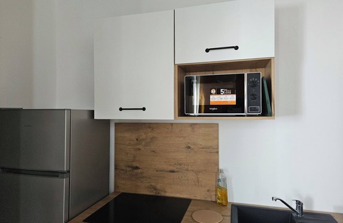 Valenciennes Apartment | Refurbished 1-bedroom apartment