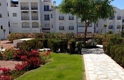 Jeronimo y Avileses y Balsicas de Arriba Apartment | Refurbished 2023 Ground Floor Apartment With Large Terrace, Garden. FREE WIFI