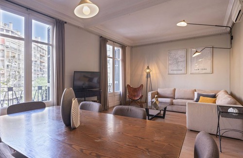 Sant Antoni Apartment | Refurbished apartments in Eixample! Walking distance to the center!