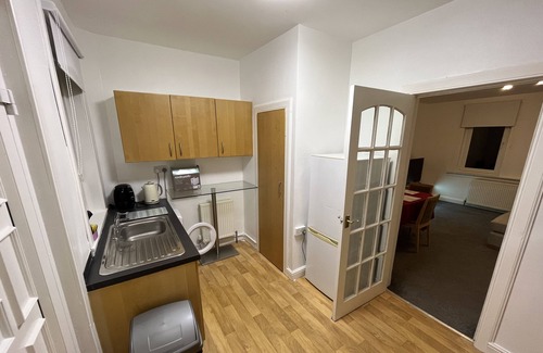 Chryston Apartment | Refurbished Glasgow 2 Bedroom Apartment Easy Access to City Centre