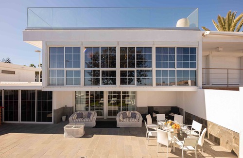 Meloneras House | Refurbished sea front with Jacuzzi in MASPALOMAS