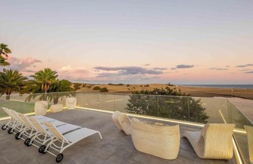 Meloneras House | Refurbished Seafront Apartment