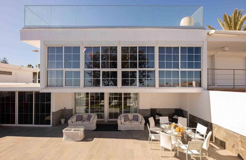 Meloneras House | Refurbished Seafront Apartment