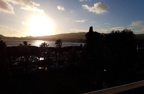 La Ciotat Apartment | refurbished T3 Terrace sea view in Saint Jean area parking space