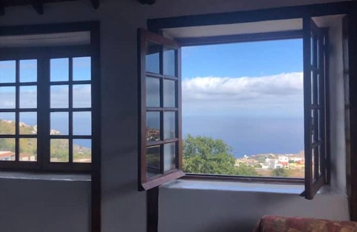 El Guincho Villa | Refurbished Villa Home in gorgeous natural setting