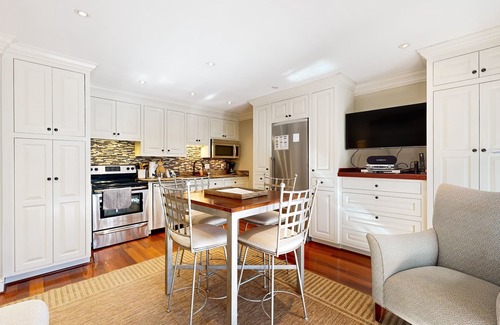 Kiawah Island Condo | Refurbished Villa with Private Wooded Views, Tennis & Nearby Beach Access