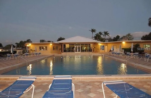 Largo Condo | Regal 702 Snowbird Paradise