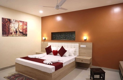 Nagaon Hotel | Regal Guest House by ROH