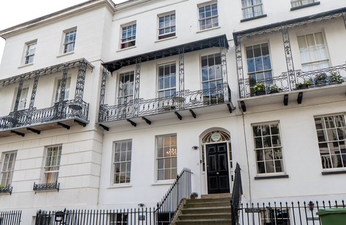 Cheltenham House | Regency Grandeur in Cheltenham sleeps 15