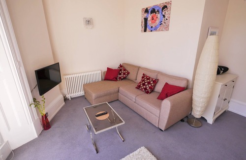 Brighton City Centre Apartment | Regency Retreat - Stylish Apartment with sea views and balcony. Great Location.