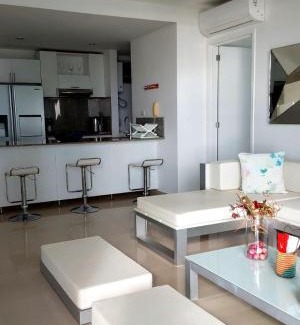 Castillogrande Apartment | Regency Suites Morros by Parceros Group