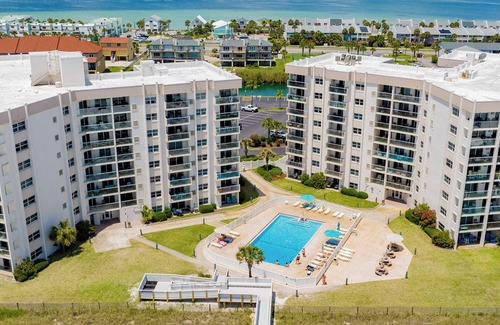 Pensacola Beach Condo | Regency Towers 802 East | 2BD/2BA | Pet-Friendly, Pool, Pickleball + More