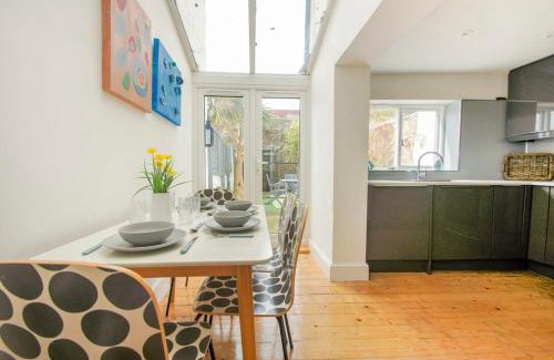 Montpelier House | Regent House - by Brighton Holiday Lets