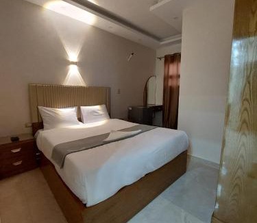 Kafrat al Jabal Hotel | Regent Pyramids View