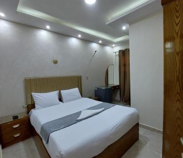 Kafrat al Jabal Hotel | Regent Pyramids View
