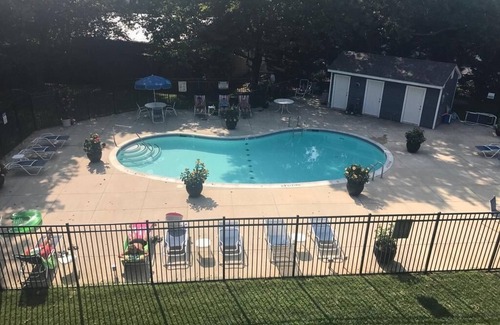Rehoboth Beach Condo | Rehoboth Beach Condo 1 mile to the beach and Boardwalk w/pool! Sleeps 6