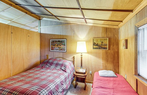 Reidsville Cabin | Reidsville Riverfront Cabin w/Deck & BBQ Grill!