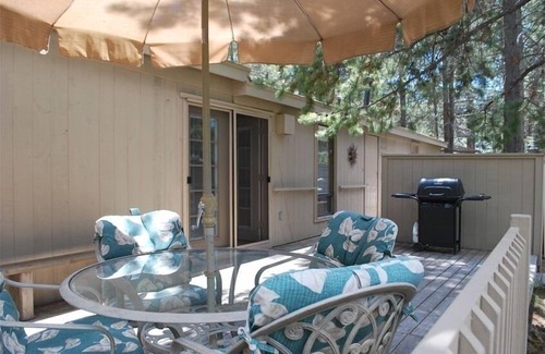 Sunriver House | Reimagine your vacation @ this Charming Pet Friendly Sunriver home that sleeps 8