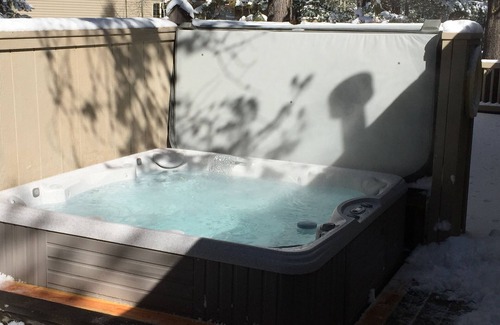 Sunriver House | Reimagine your vacation @ this Charming Pet Friendly Sunriver home that sleeps 8