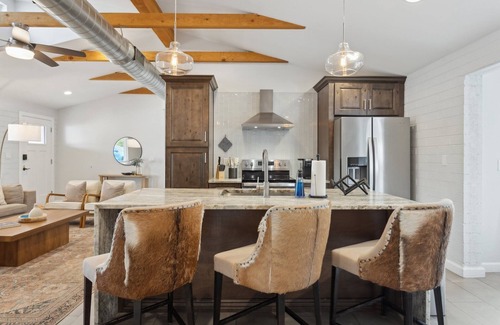 Tempe House | Reins & Rivets by PaseoHomesAZ *Heated Pool*