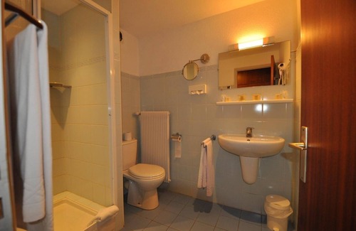 Hyevre-Paroisse Hotel | Relais de la Vallée