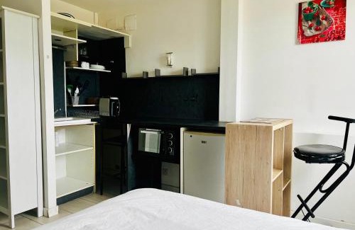 Tinteniac House | Relais Guinguette