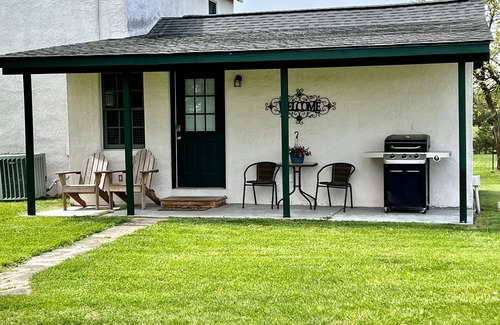 Culpeper House | Relax and enjoy a quiet, country get-away at Lucky Star Farm!