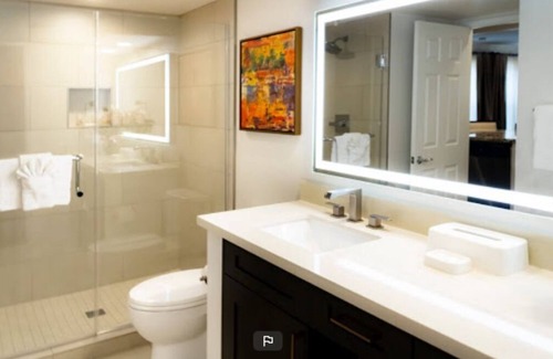 Las Vegas Apartment | Relax and Enjoy the Super Bowl in luxury!
