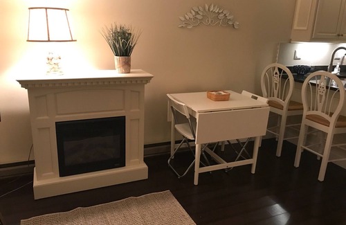 Ogunquit Condo | Relax and get away! Beautiful upscale condo with pool near OGT Village and Beach