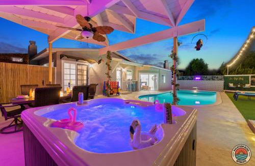 San Carlos House | Relax and Play-Pool, Spa, Views plus Guest House!