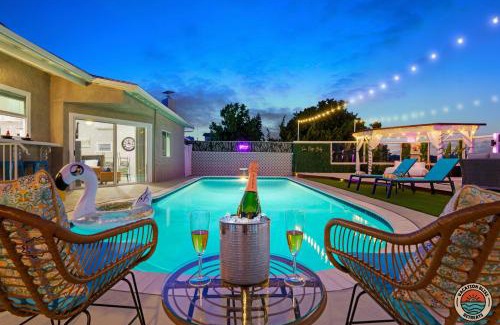 San Carlos House | Relax and Play-Pool, Spa, Views plus Guest House!