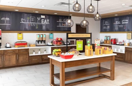 Tigard House | Relax and Recharge! 4 Great Units, FREE Buffet Breakfast, Free Parking