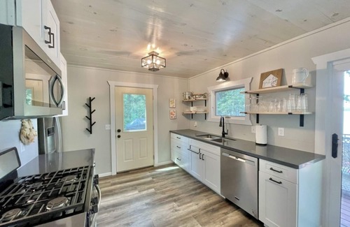 Deer River Cabin | Relax and recharge! Cabin on a tranquil bay on Deer Lake is a perfect get away!